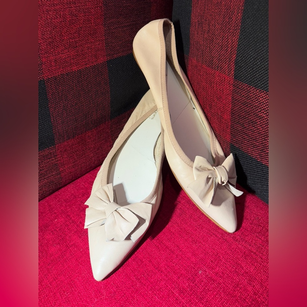 Town Shoes nude ballet flats with bows